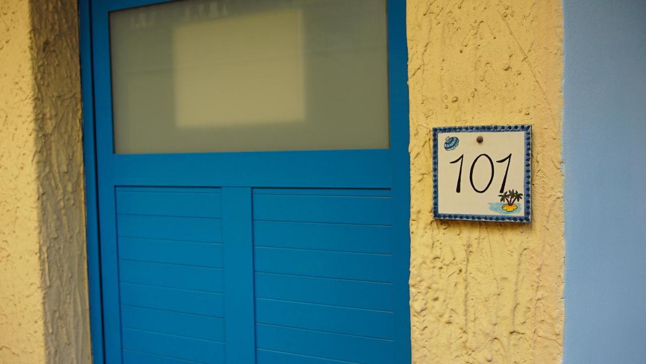 Baia Di Naxos Aparthotel Giardini Naxos Ngoại thất bức ảnh