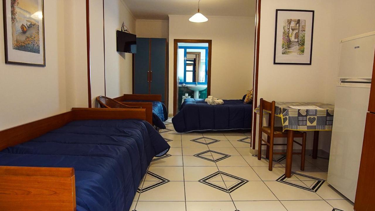 Baia Di Naxos Aparthotel Giardini Naxos Ngoại thất bức ảnh