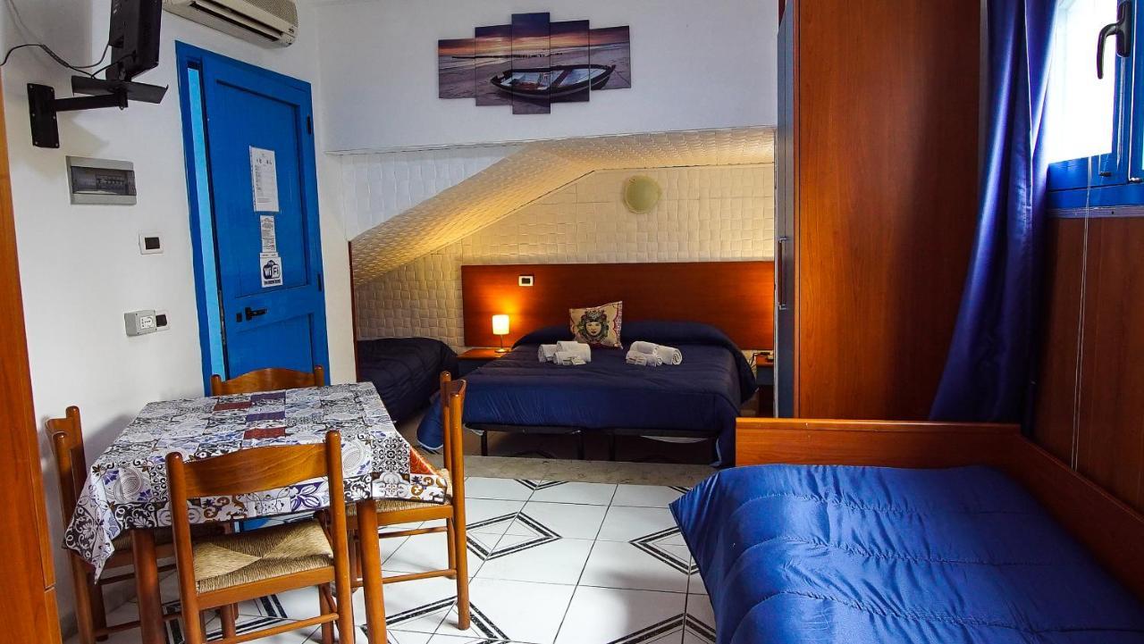 Baia Di Naxos Aparthotel Giardini Naxos Ngoại thất bức ảnh