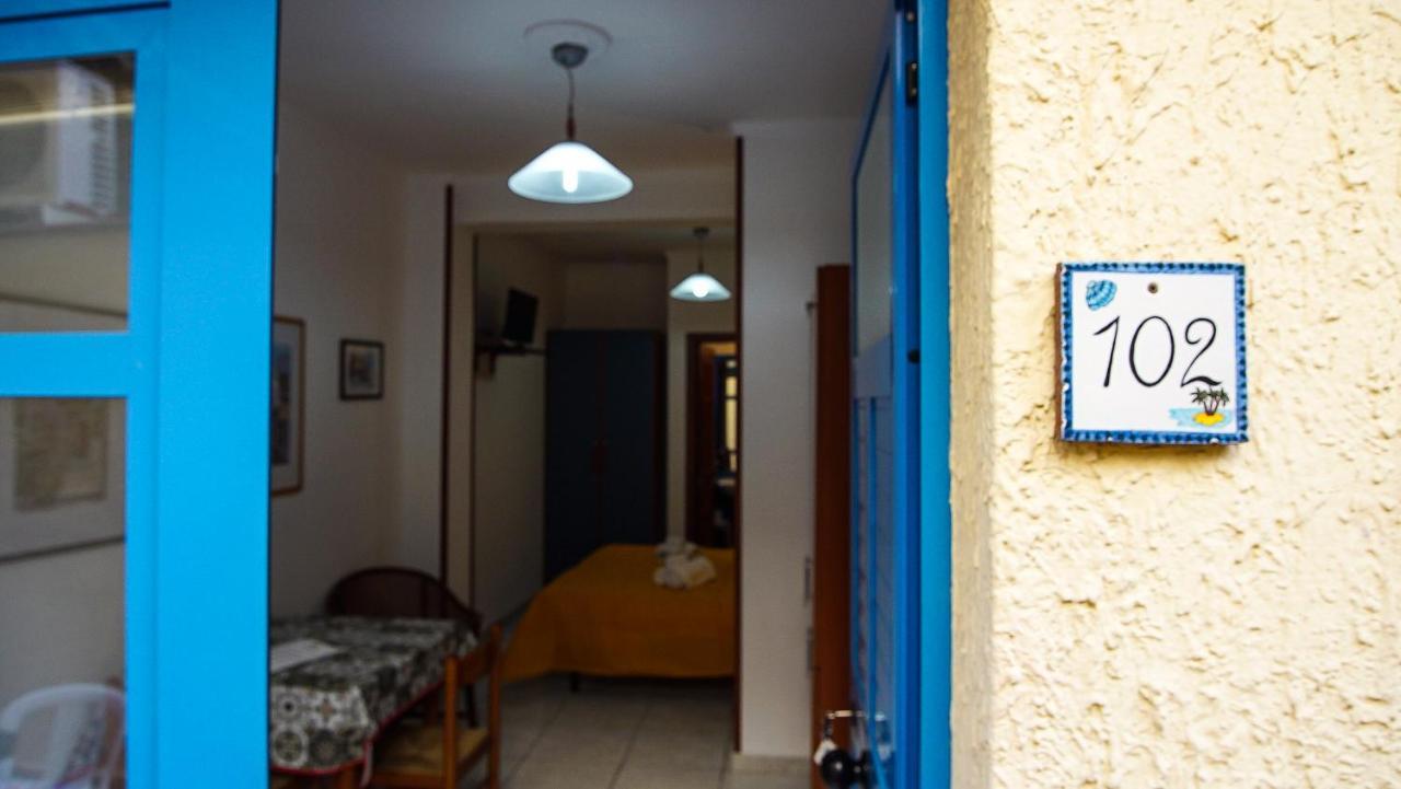Baia Di Naxos Aparthotel Giardini Naxos Ngoại thất bức ảnh