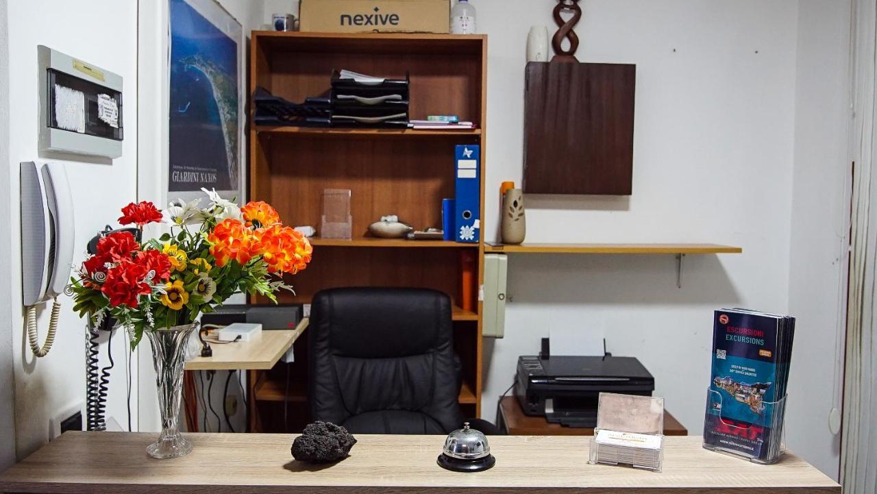 Baia Di Naxos Aparthotel Giardini Naxos Ngoại thất bức ảnh